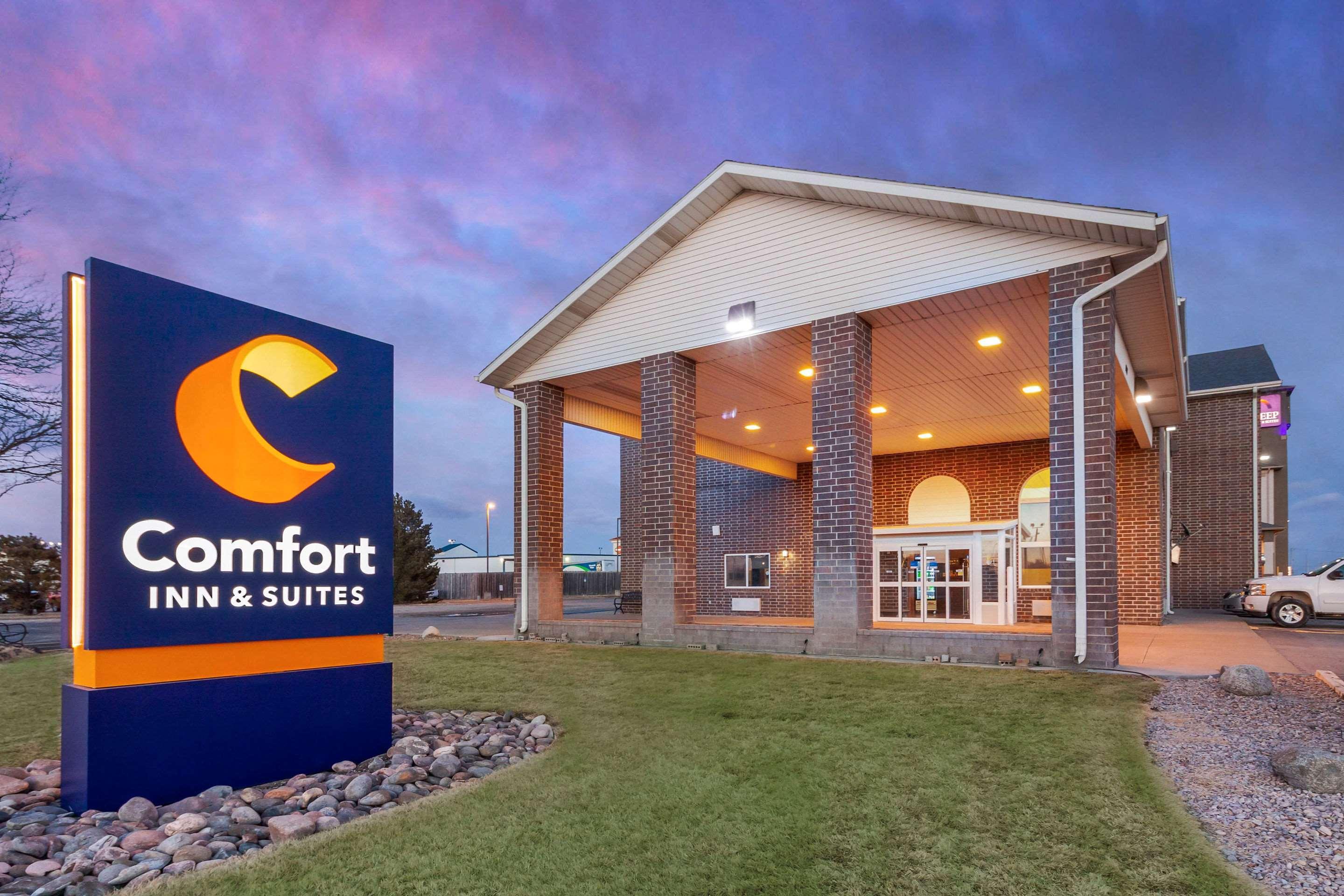 Comfort Inn & Suites Hays I-70 Exterior foto