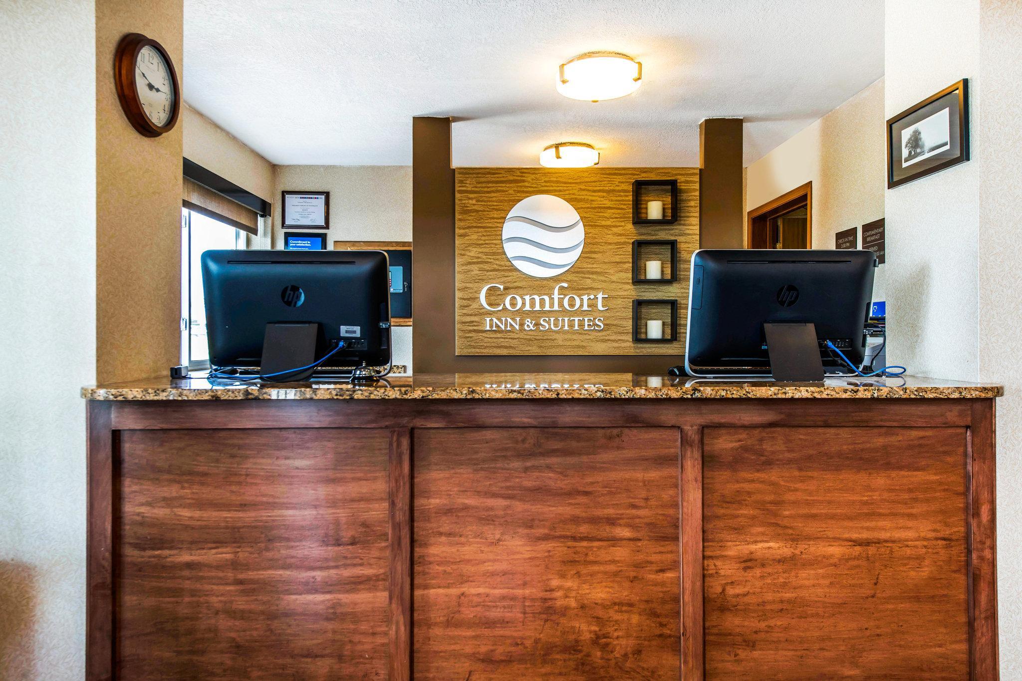 Comfort Inn & Suites Hays I-70 Exterior foto